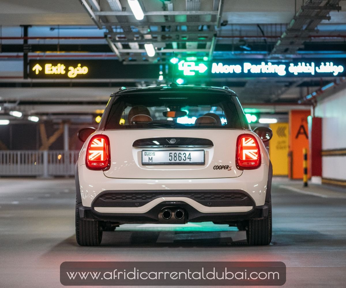 Mini Cooper S white 2023 M58634